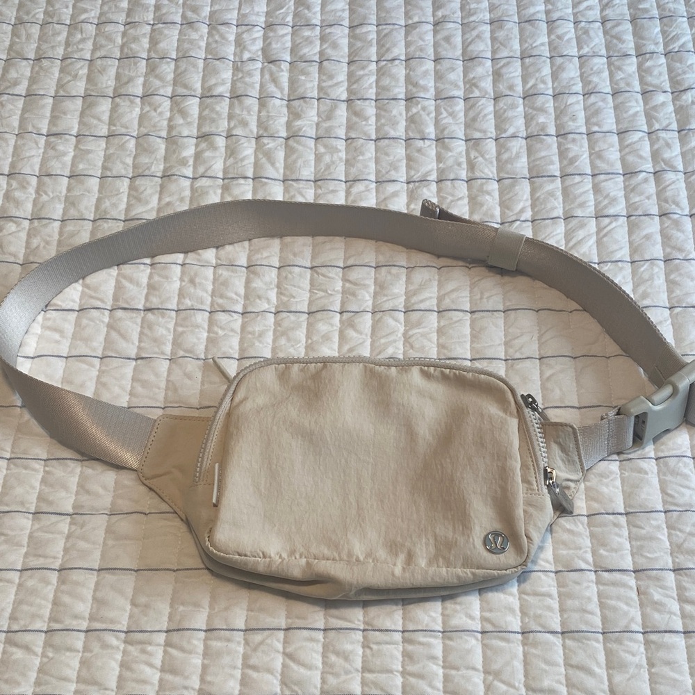 Lululemon Crossbody  Belt Bag